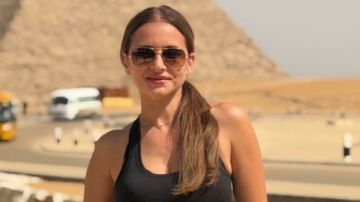 من أمام الأهرامات.. نيللي كريم تخطف الأنظار بإطلالة كاجوال من أمام الأهرامات.. نيللي كريم تخطف الأنظار بإطلالة كاجوال