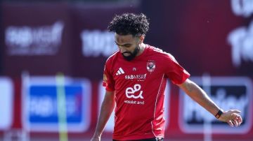 الموت يفجع حسين الشحات بعد لقاء سيراميكا الموت يفجع حسين الشحات بعد لقاء سيراميكا