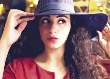 زينب غريب ترد علي شائعة إعتزالها الفن.. تفاصيل