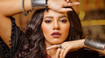 سمية درويش تكشف كواليس أزمتها النفسية وتفكيرها في الاعتزال