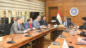 محافظ الدقهلية يبحث مع رئيس شركة كهرباء شمال الدلتا معوقات عدد من المشروعات الجارية