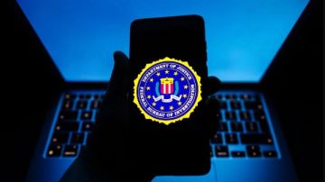 FBI يحذر: تطبيقات خطيرة تسرق البيانات وتحوي برمجيات خبيثة يصعب إزالتها FBI يحذر: تطبيقات خطيرة تسرق البيانات وتحوي برمجيات خبيثة يصعب إزالتها