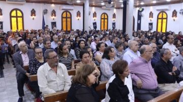 صلوات بصخة الصلبوت من يوم الجمعة العظيمة بكنيسة السيدة العذراء في شبرا شاهد