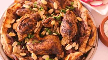 طريقة عمل فتة مسخن الدجاج بأسهل الخطوات طريقة عمل فتة مسخن الدجاج بأسهل الخطوات