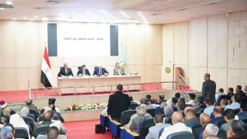 استعدادات مبكرة للصيف في مطروح .. تأمين المياه والكهرباء ورفع جاهزية المستشفيات.. طلاء المباني والمحلات بلون موحد