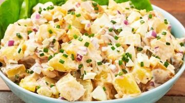 طريقة عمل سلطة بطاطس بالدجاج والبافلو صوص