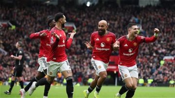 أبرز مباريات اليوم.. مانشستر يونايتد يصطدم بـ ليدز يونايتد والهلال يواجه السد