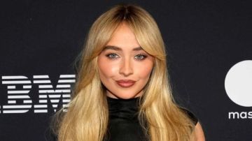 سابرينا كاربنتر تواجه موجة انتقادات بسبب تعليقها على الزغروطة في كوتشيلا