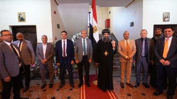 محافظ أسيوط يواصل جولاته بالكنائس للتهنئة بعيد القيامة المجيد ويؤكد: ترابط المصريين قوة دافعة نحو الاستقرار والتقدم