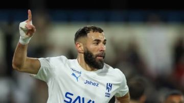 الهلال يكتسح الخلود بسداسية في الدوري السعودي الهلال يكتسح الخلود بسداسية في الدوري السعودي