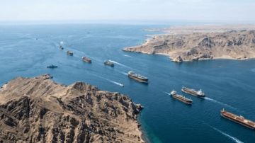 جهود إنقاذ الملاحة في مضيق هرمز والوساطة بين واشنطن وطهران تفاصيل