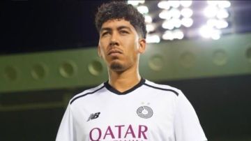 وكيل فيرمينو يرد على أنباء مفاوضات الأهلي لضم النجم البرازيلي وكيل فيرمينو يرد على أنباء مفاوضات الأهلي لضم النجم البرازيلي