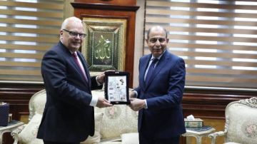 محافظ المنيا يستقبل سفير السويد لبحث تعزيز التعاون المشترك ومتابعة المشروعات