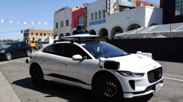 الصين توقف إصدار تراخيص روبوتاكسي جديدة وسط فوضى تشغيلية لشركة بايدو