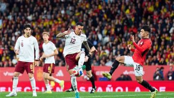 العميد يقود منتخب مصر لتعادل تاريخي أمام إسبانيا في ودية برشلونة