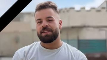 جريمة صادمة تكشف الخطر الخفي.. خبير علاقات إنسانية يحذر من أصدقاء السوء وتأثيرهم المدمر على الشباب