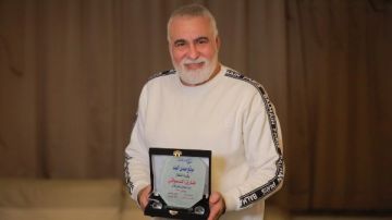 طارق الدسوقي لصدى البلد: لا أهتم باللجان الإلكترونية.. وتعلمت الالتزام من عمالقة الفن فيديو طارق الدسوقي لصدى البلد: لا أهتم باللجان الإلكترونية.. وتعلمت الالتزام من عمالقة الفن فيديو