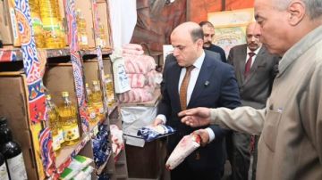 محافظ الغربية يتابع أسواق اليوم الواحد بتخفيضات تصل إلى 30 محافظ الغربية يتابع أسواق اليوم الواحد بتخفيضات تصل إلى 30