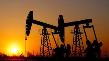 ارتفاع أسعار النفط اليوم الثلاثاء.. وبرنت يتجاوز 111 دولارا وخام أمريكا يقفز 2.6 وسط تصاعد أزمة مضيق هرمز ارتفاع أسعار النفط اليوم الثلاثاء.. وبرنت يتجاوز 111 دولارا وخام أمريكا يقفز 2.6 وسط تصاعد أزمة مضيق هرمز