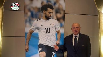 هاني أبو ريدة يطمئن على جاهزية محمد صلاح للمونديال