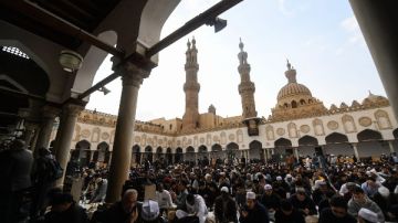 الحبس والغرامة .. القانون يضرب المتصدرين للفتوى دون ترخيص الحبس والغرامة .. القانون يضرب المتصدرين للفتوى دون ترخيص