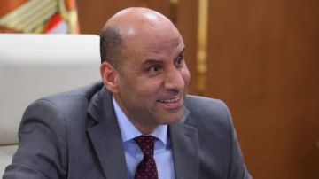 العمل: حظر تشغيل المصريات بالمقاهي والكافيهات بالخارج