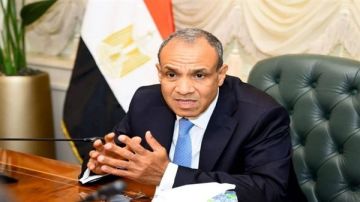 وزير الخارجية يلتقى أبناء الجالية المصرية فى الكويت