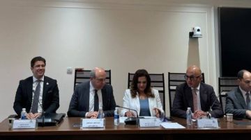 وزير الطيران: مصر للطيران تنقل نحو 20 من الحركة السياحية الوافدة إلى مصر