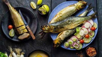 احذر غلي الرنجة.. خبير تغذية يكشف الطريقة الصحيحة لتناولها