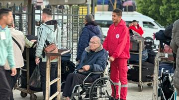 الهلال الأحمر يستقبل الدفعة الـ 40 من المصابين الفلسطينيين
