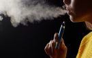 قانون بريطاني يصنع جيل بلا تدخين وخبير بأكسفورد يحذر: السجائر الإلكترونية أخطر من التقليدية