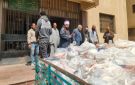 الأوقاف وتضامن الشرقية يوزعان 325 شنطة مواد غذائية على الأولى بالرعاية بديرب نجم صور