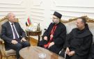 المدبر البطريركي للكلدان بمصر يزور محافظ القاهرة .. صور