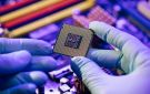 انهيار أسهم الرقائق الإلكترونية عالميا مع تراجع شهية المستثمرين