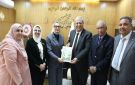 محافظ الوادي الجديد تكرم أعضاء قافلة جامعة الأزهر التنموية الشاملة