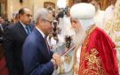 محافظ بني سويف يهنئ الأخوة المسيحيين بعيد القيامة المجيد خلال حضوره مراسم القداس بالمطرانية صور