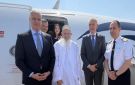 بعد ختام زيارته.. رئيس مصر للطيران يودع سلطان البهرة في مطار القاهرة