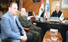 رئيس مياه الغربية ومسئولى التشغيل والصيانة يبحثون ميدانيا شكوى ضعف الخدمة .. صور - eg
