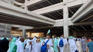 لجنة حج الصحفيين: الحجاج يواصلون رمي الجمرات بمنى لجنة حج الصحفيين: الحجاج يواصلون رمي الجمرات بمنى