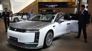 هواوي تدخل عالم السيارات الفاخرة بـMaextro S800 هواوي تدخل عالم السيارات الفاخرة بـMaextro S800