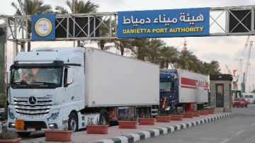 على الرورو .. تدفق البضائع إلى أسواق الخليج من دمياط على الرورو .. تدفق البضائع إلى أسواق الخليج من دمياط