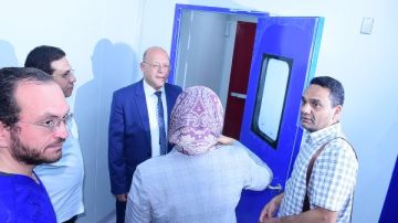 غرفة علاج كيماوي وعناية متوسطة.. تطوير جديد بقسم علاج الأورام بمستشفى سوهاج الجامعي غرفة علاج كيماوي وعناية متوسطة.. تطوير جديد بقسم علاج الأورام بمستشفى سوهاج الجامعي