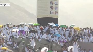 بث مباشر.. ضيوف الرحمن يقفون بعرفة لأداء ركن الحج الأعظم