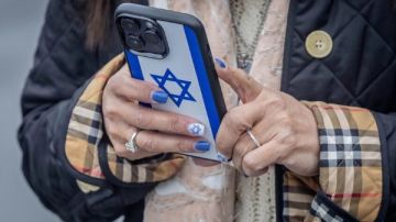 تعاونوا معنا بالاستخبارات.. إيران ترسل رسائل نصية لهواتف الإسرائيليين