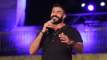 زعيم الفن العربي.. خالد سليم يهنئ عادل إمام بعيد ميلاده زعيم الفن العربي.. خالد سليم يهنئ عادل إمام بعيد ميلاده