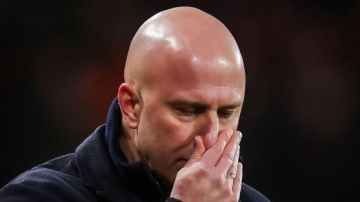جيمي كاراجر يعلق على إقالة آرني سلوت من تدريب ليفربول جيمي كاراجر يعلق على إقالة آرني سلوت من تدريب ليفربول
