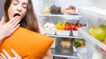 أطعمة تساعد على الاسترخاء وأخرى تسبب الأرق.. ماذا تأكل قبل النوم؟ أطعمة تساعد على الاسترخاء وأخرى تسبب الأرق.. ماذا تأكل قبل النوم؟