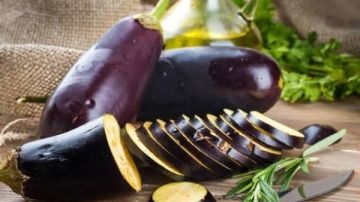 ماذا يحدث للجسم عند تناول الباذنجان ماذا يحدث للجسم عند تناول الباذنجان