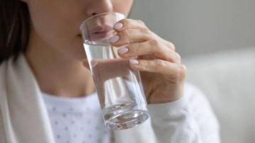 احذر قلة شرب الماء.. أضرار قد تبدأ بالدوخة وتنتهي بمضاعفات خطيرة احذر قلة شرب الماء.. أضرار قد تبدأ بالدوخة وتنتهي بمضاعفات خطيرة
