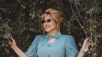 نوليا مصطفى تستعيد أناقة السبعينيات بإطلالة لافتة .. صور نوليا مصطفى تستعيد أناقة السبعينيات بإطلالة لافتة .. صور